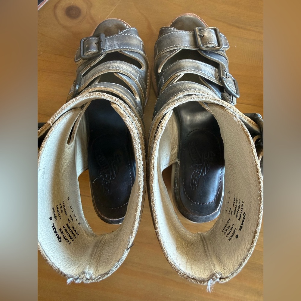 Freebird Quail shoes in Ice. Size 6. - Picture 5 of 12